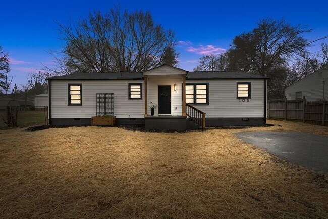 Building Photo - Downtown Greenville Market- Fully Renovate...