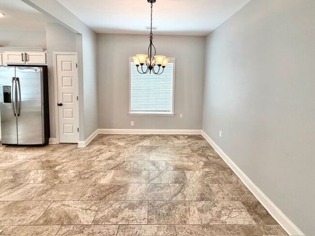 Building Photo - Now Leaseing a 4 Bedroom 3 Bath Home In Southeast Memphis