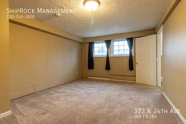 Building Photo - 332 N 34th Ave E