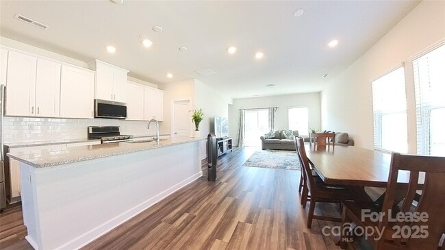 Building Photo - 2604 Greenmarket Dr