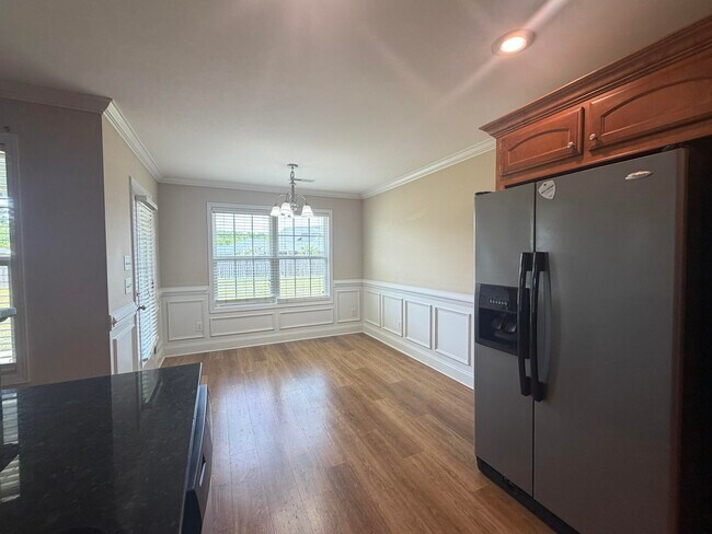 Building Photo - 2850 Foxcroft Cir