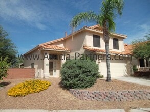 Building Photo - 4 Bedroom  in gated community on Golf Course