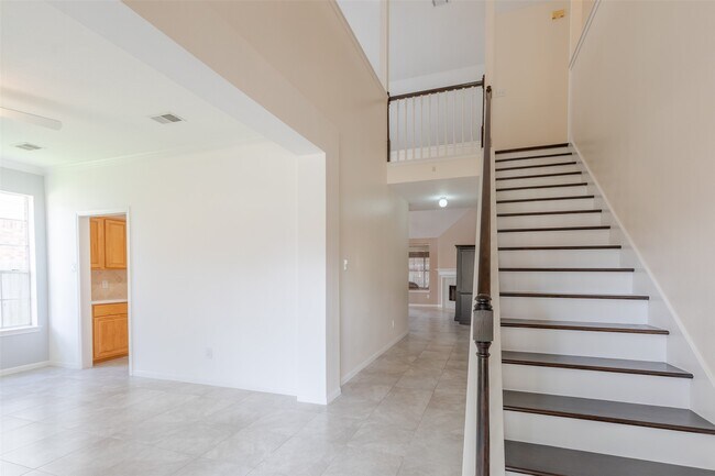 Building Photo - 12214 Meadow Ln Ct