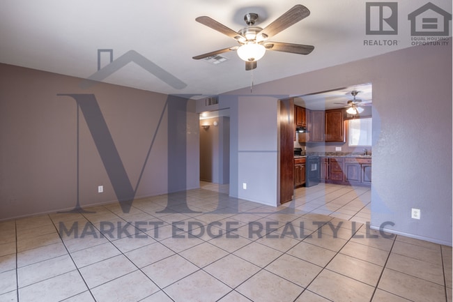 Building Photo - 5Bed/2Bath Home at 35th Ave/Cactus! $1799 ...