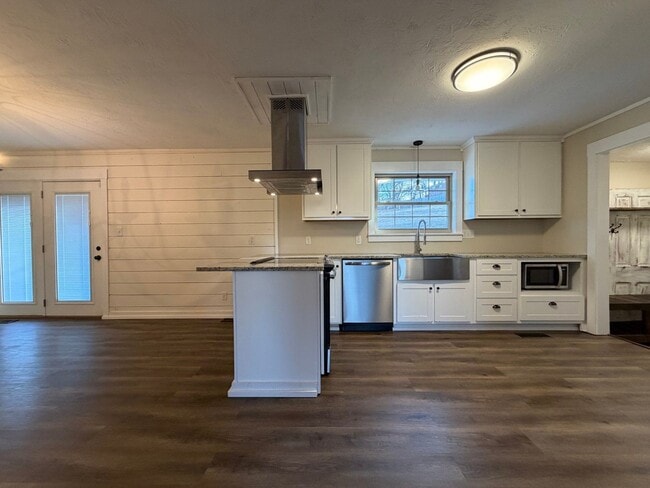 Building Photo - 2 bedroom/1 bath home in West Morristown