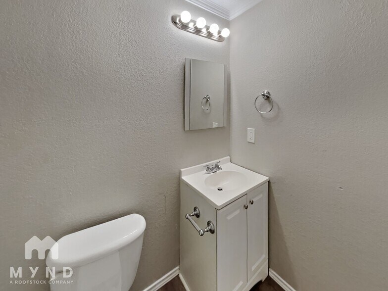 Building Photo - 4908 Thorn Hollow Dr