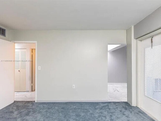 Building Photo - 1545 Euclid Ave