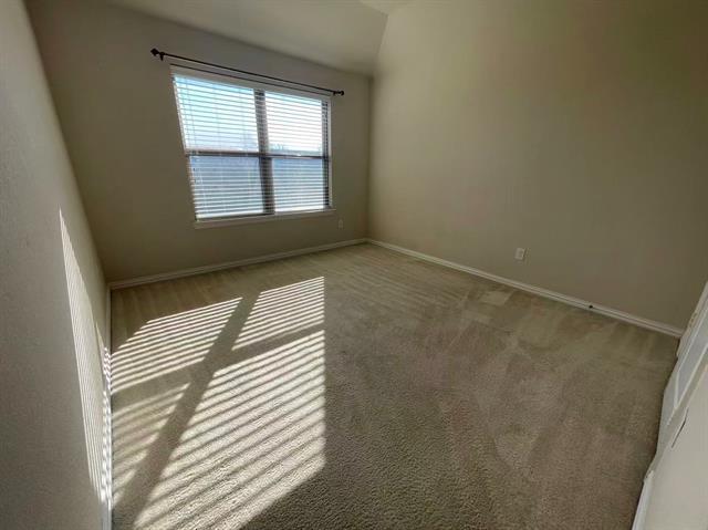 Building Photo - 324 Tallgrass Ln