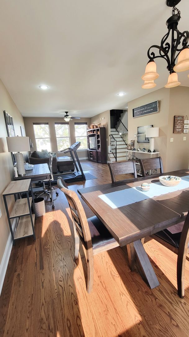 Building Photo - Absolutely adorable townhome in downtown Memphis