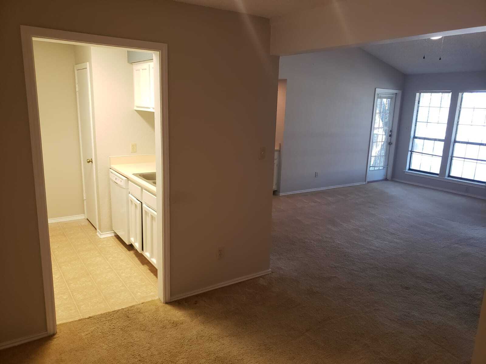 Building Photo - 1202 Thorpe Ln