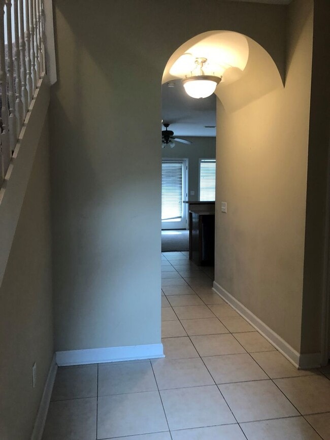 Building Photo - Eagle Landing Subdivision - Community Pool/Clubhouse Amenities!