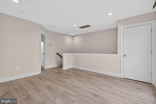 Building Photo - 10425 Fernwood Rd