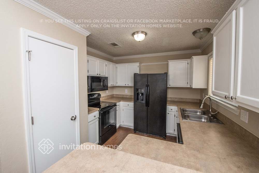 Building Photo - 831 Wyndham Pl