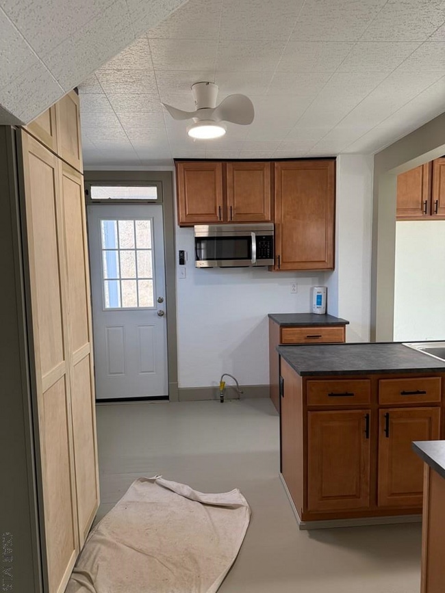 Building Photo - 1727 Scalp Ave