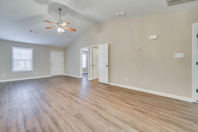 Building Photo - 1622 Emma St