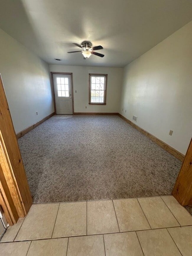 Building Photo - Leola 2 Bedroom 2nd floor
