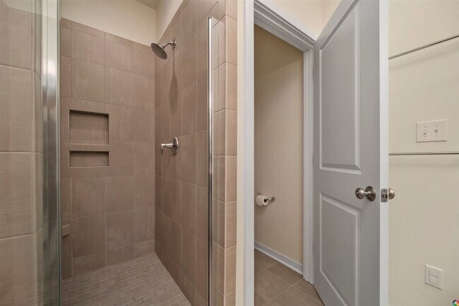 Building Photo - 5302 Masons Ln