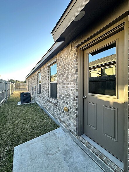 Building Photo - 6002 Harriet Tubman Ave