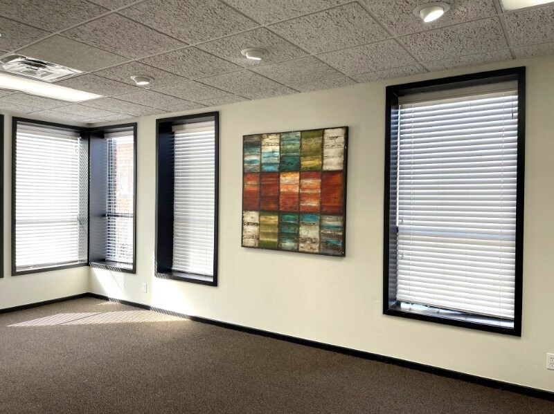 Building Photo - 31 E Center St