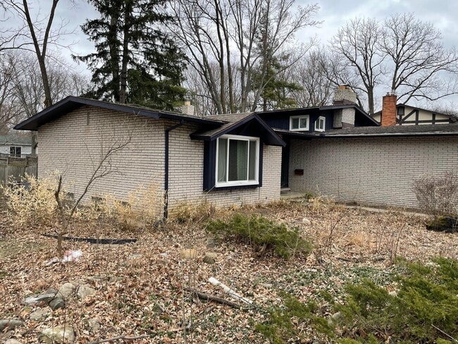 Building Photo - 3533 Frederick Dr