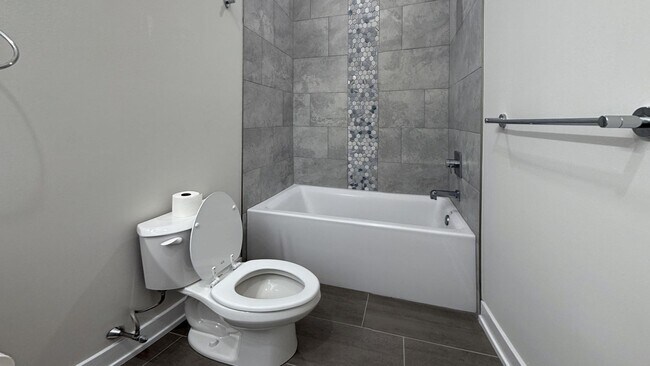 Building Photo - 701 N 40th St