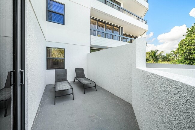 Building Photo - 120 S Ocean Blvd