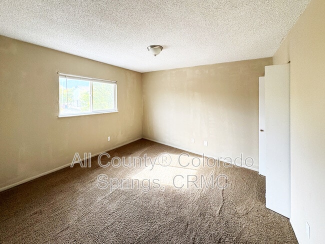 Building Photo - 6668 Provincial Dr