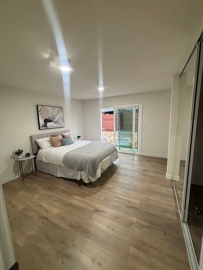 Building Photo - Remodeled 3 bedroom with PAID solar