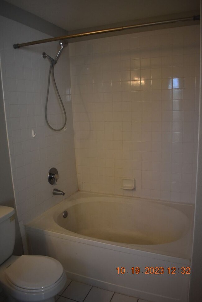 Building Photo - Spacious 2 bed + bonus room / Littleton Condo, Wonderful Location