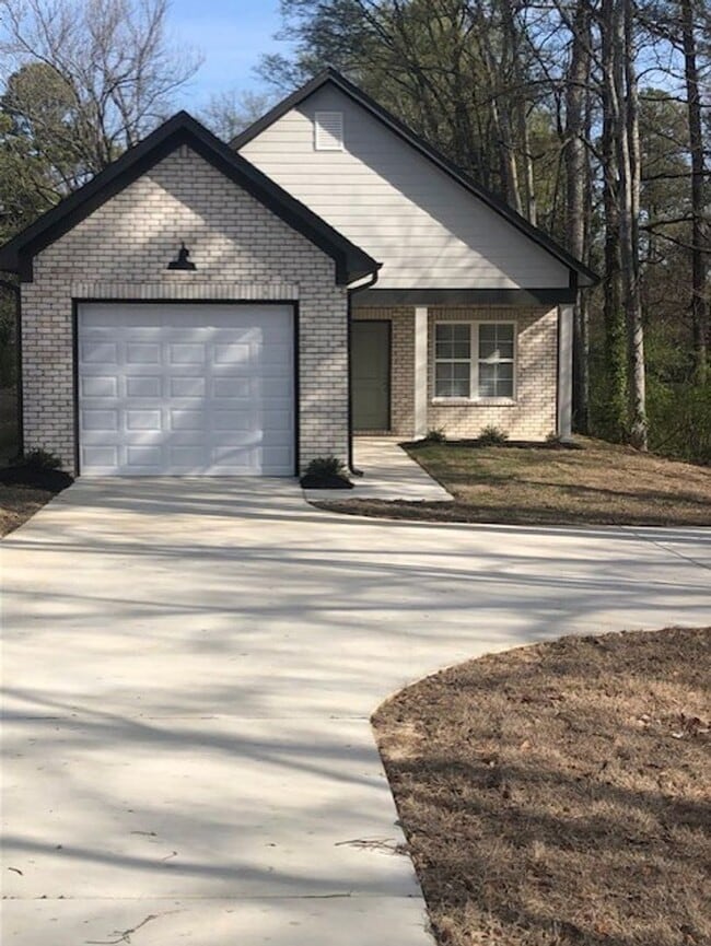 1352 W Jackson Street 1352 W Jackson St Tupelo MS 38801 Apartment