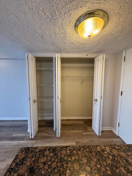 Building Photo - 4230 N Marine Dr