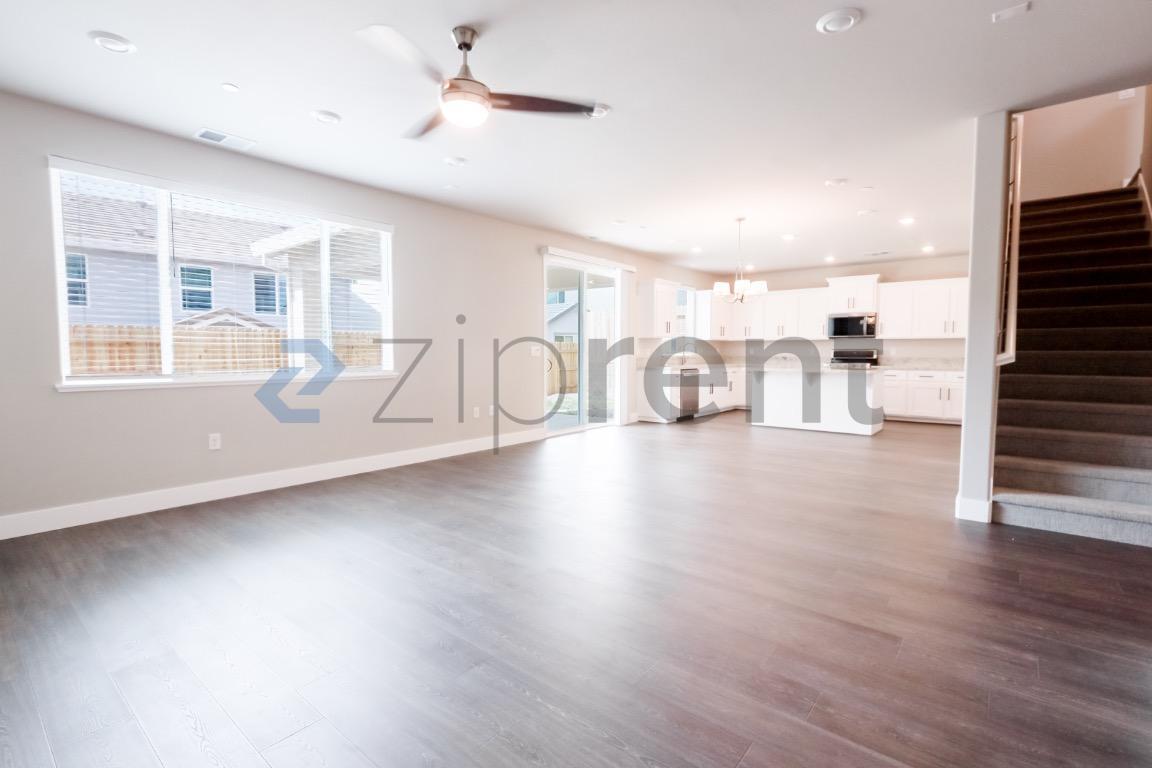 Building Photo - 905 Mirage Ln