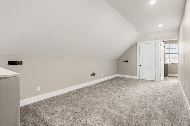 Building Photo - 163 Martin Ave