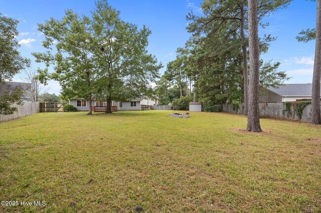 Building Photo - 406 Hampshire Pl