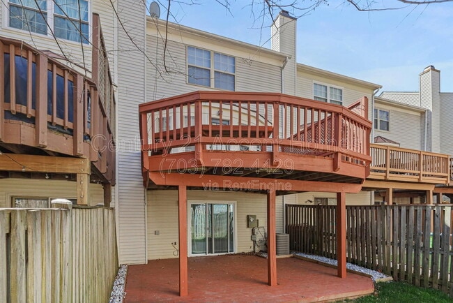 Building Photo - 6719 Sunset Woods Ct