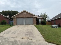 Building Photo - 1704 Vista Verde Cir