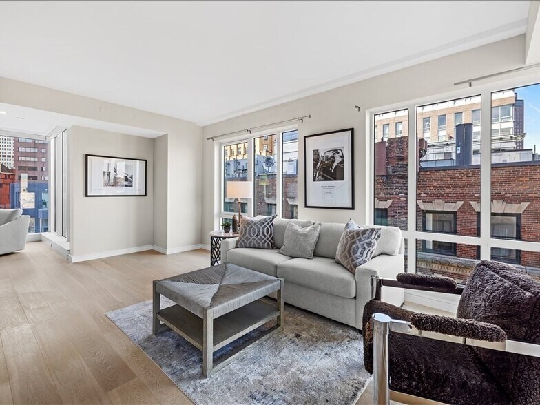 Building Photo - 110 Broad St