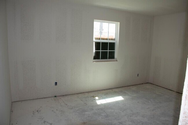 Building Photo - 10356 Chelmsford Dr