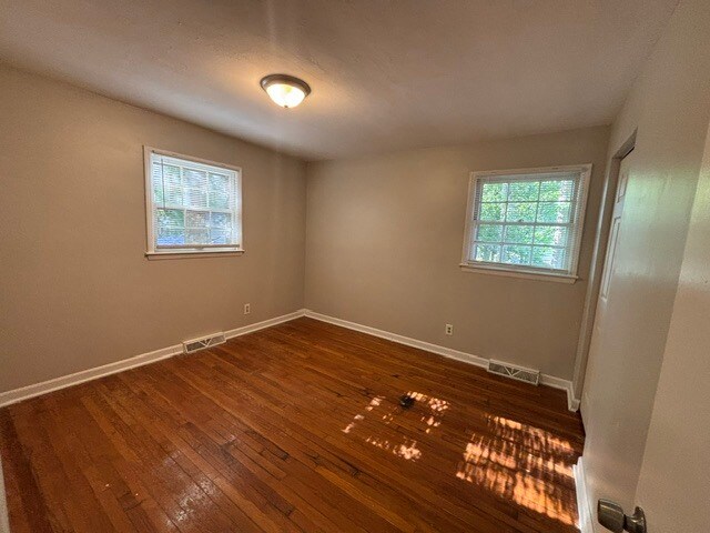 Building Photo - 3907 Raintree Dr