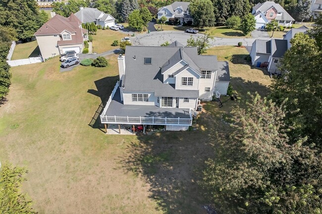 Building Photo - 5 Bridle Ct