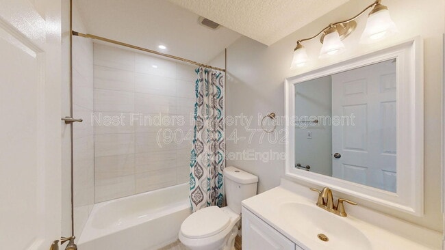 Building Photo - 450 Aquatic Dr