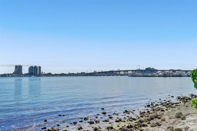 Building Photo - 488 NE 18th St