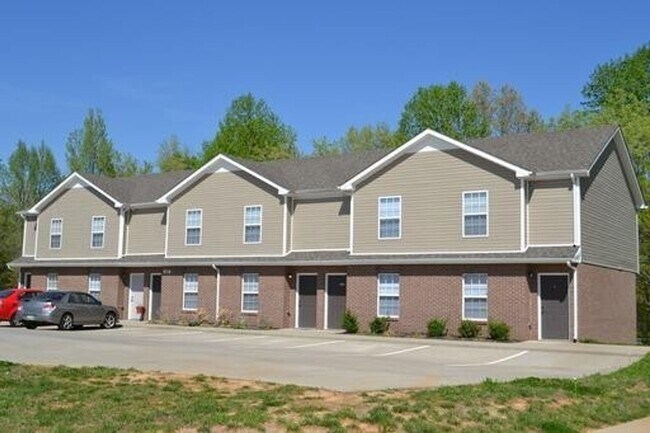 Building Photo - 2 Bedroom 1.5 Bathroom Townhome!!!