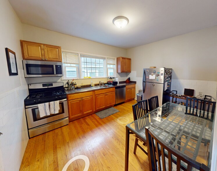Building Photo - 25 Tufts St