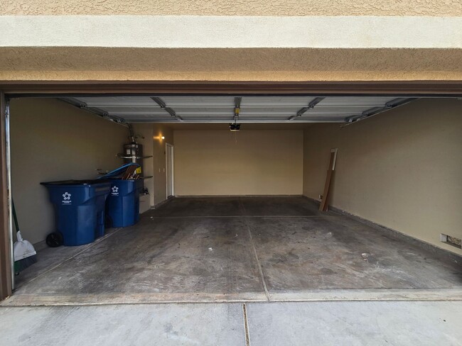 Building Photo - A Fabulous 3 Bedroom House in Summerlin.