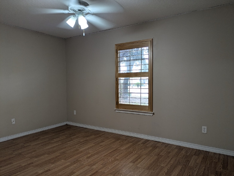 Building Photo - 2162 Las Vegas Trail