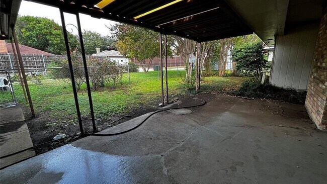 Building Photo - 1025 Cloverdale Ln