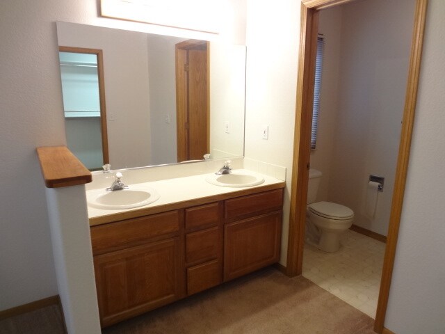 Building Photo - 1618 Northbrook Dr
