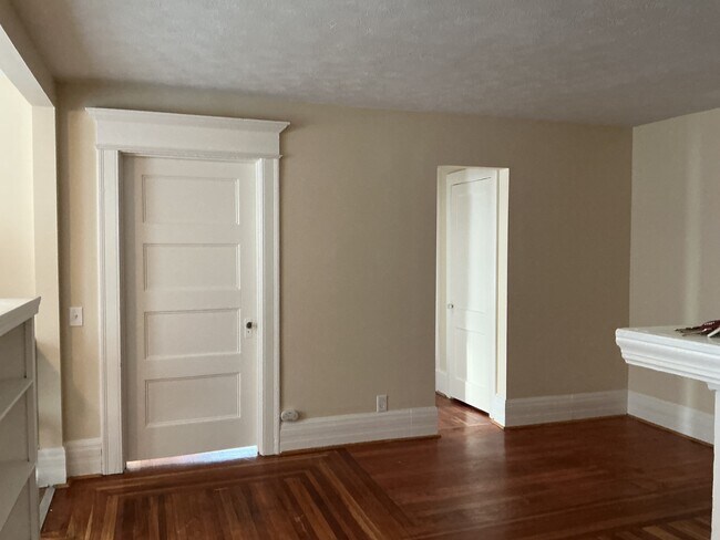 Building Photo - 30 Strathallen