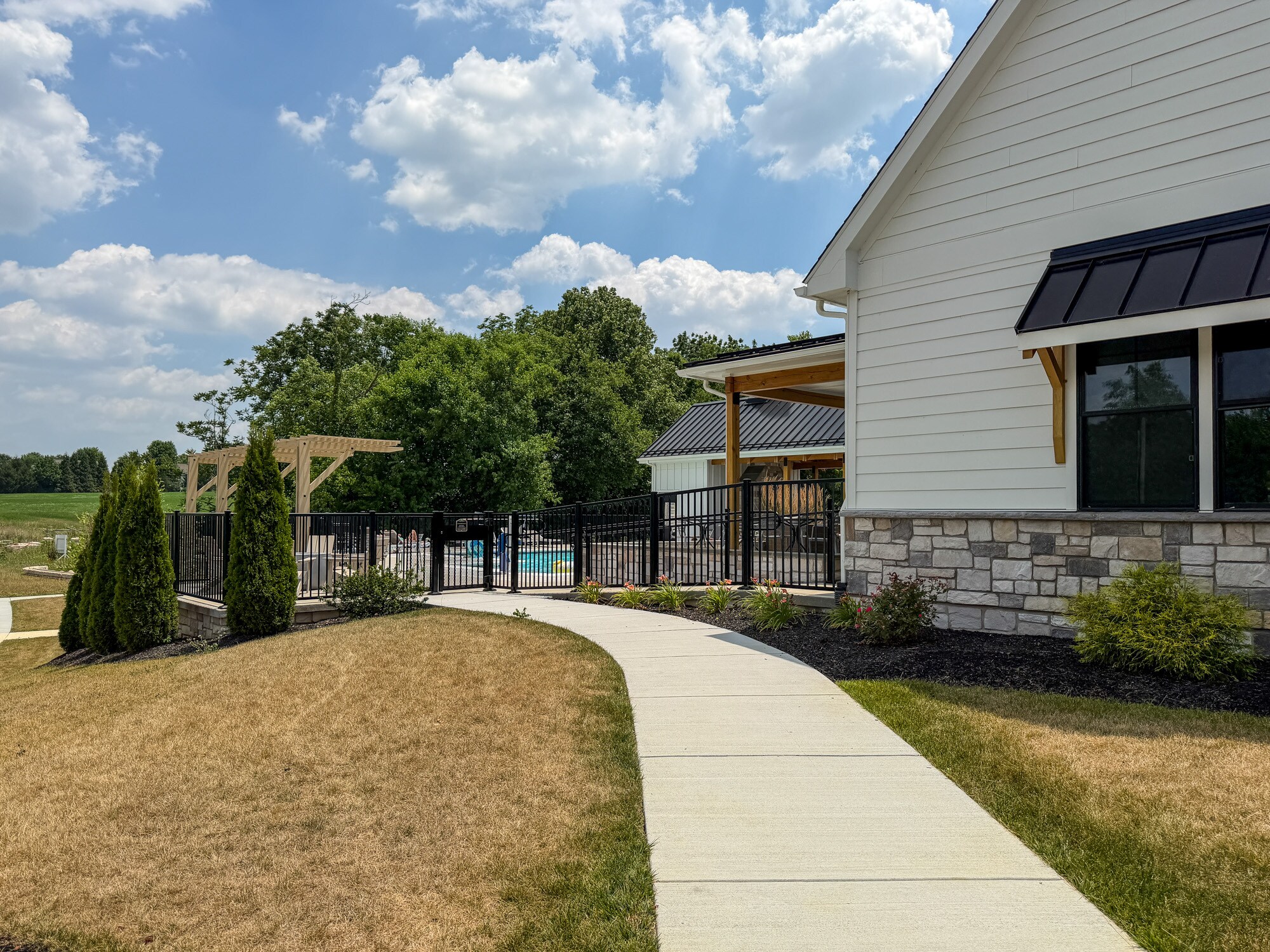 Building Photo - 900 Cadwell Ln